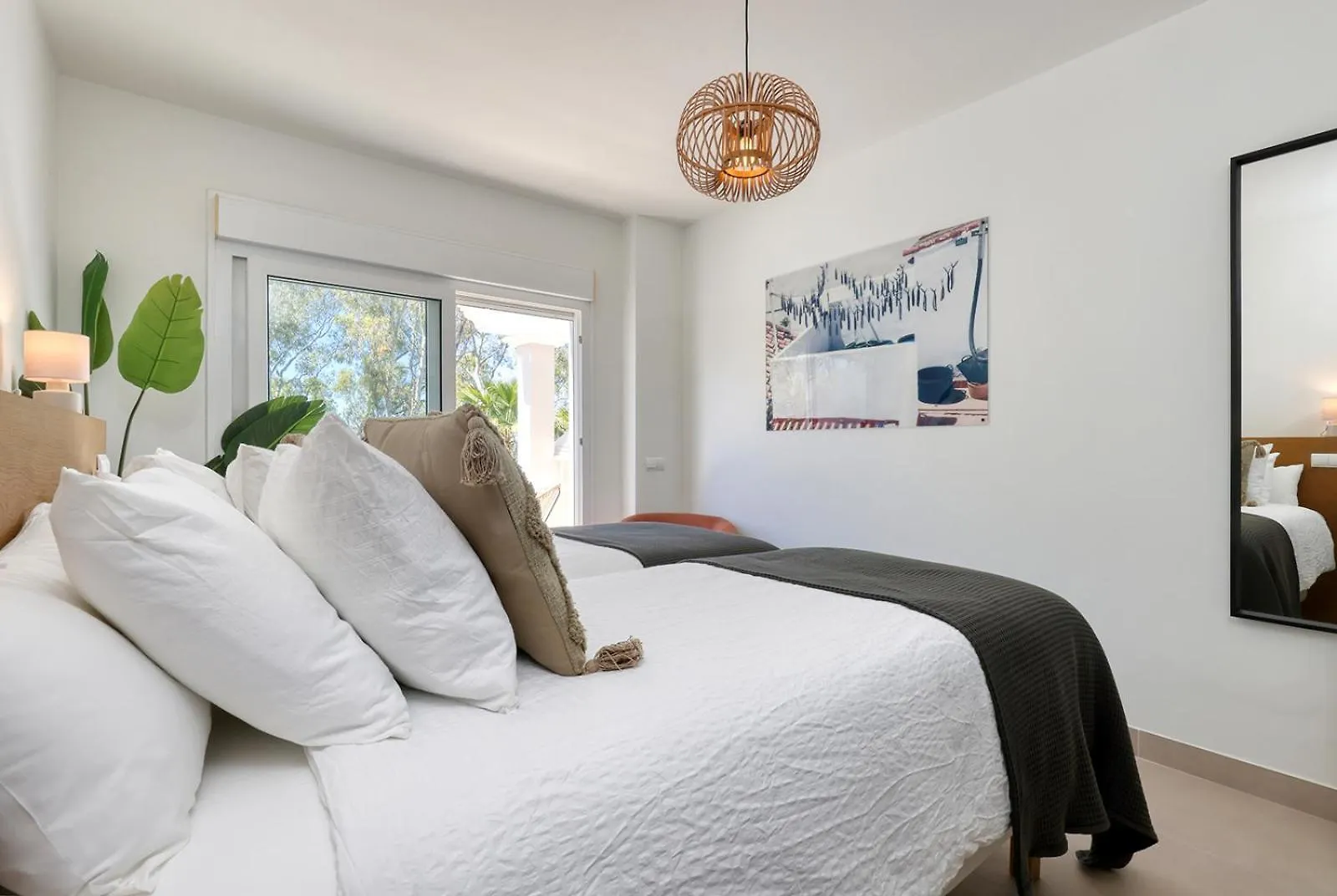 Penthouse Amaryllis - Gerenoveerd Appartement Direct Aan Zee Estepona 0*,  Spanien