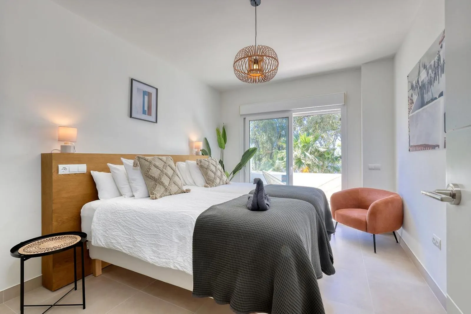 Penthouse Amaryllis - Gerenoveerd Appartement Direct Aan Zee Estepona 0*,  Spain